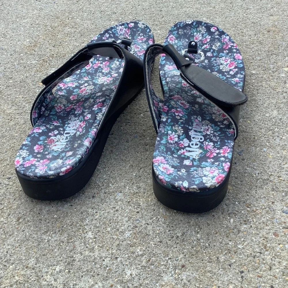 Alegria‎ by PG Lite Women Black Floral Thong Sandals Platform MOX-7541 Size 41